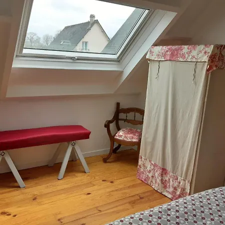 Le Petit Montceaux * Le Val-Saint-Pere